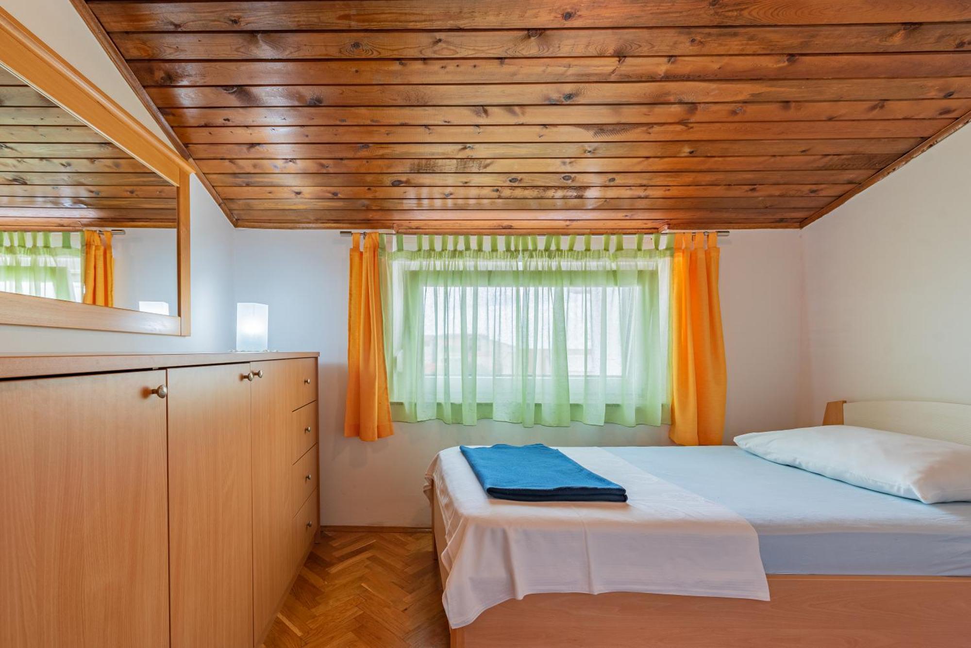 Haus Toni Lägenhet Ražanac Exteriör bild