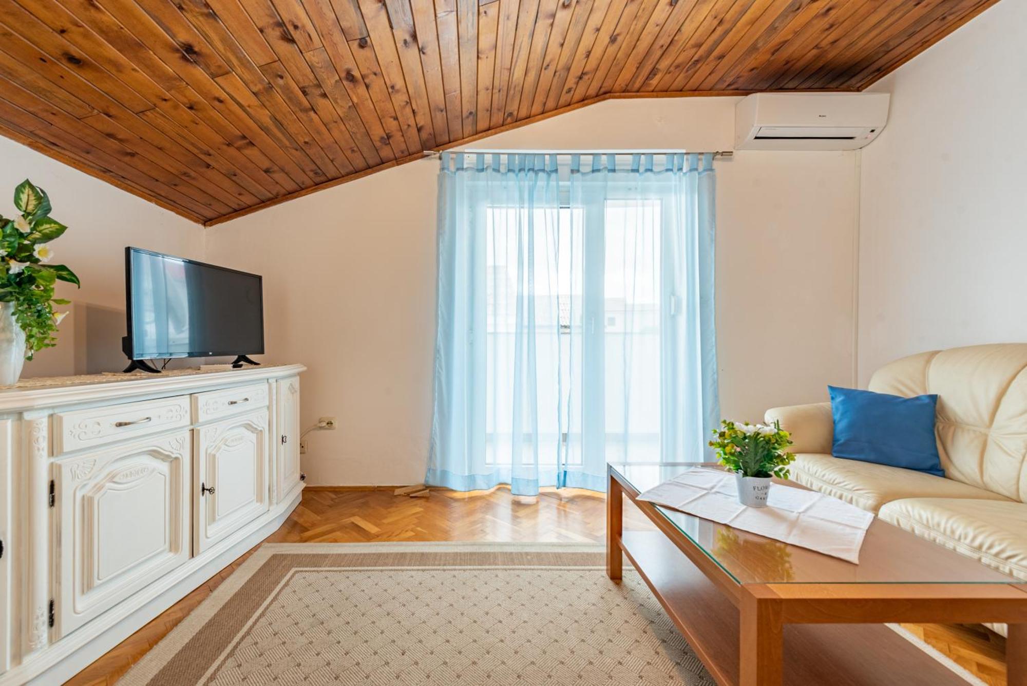 Haus Toni Lägenhet Ražanac Exteriör bild