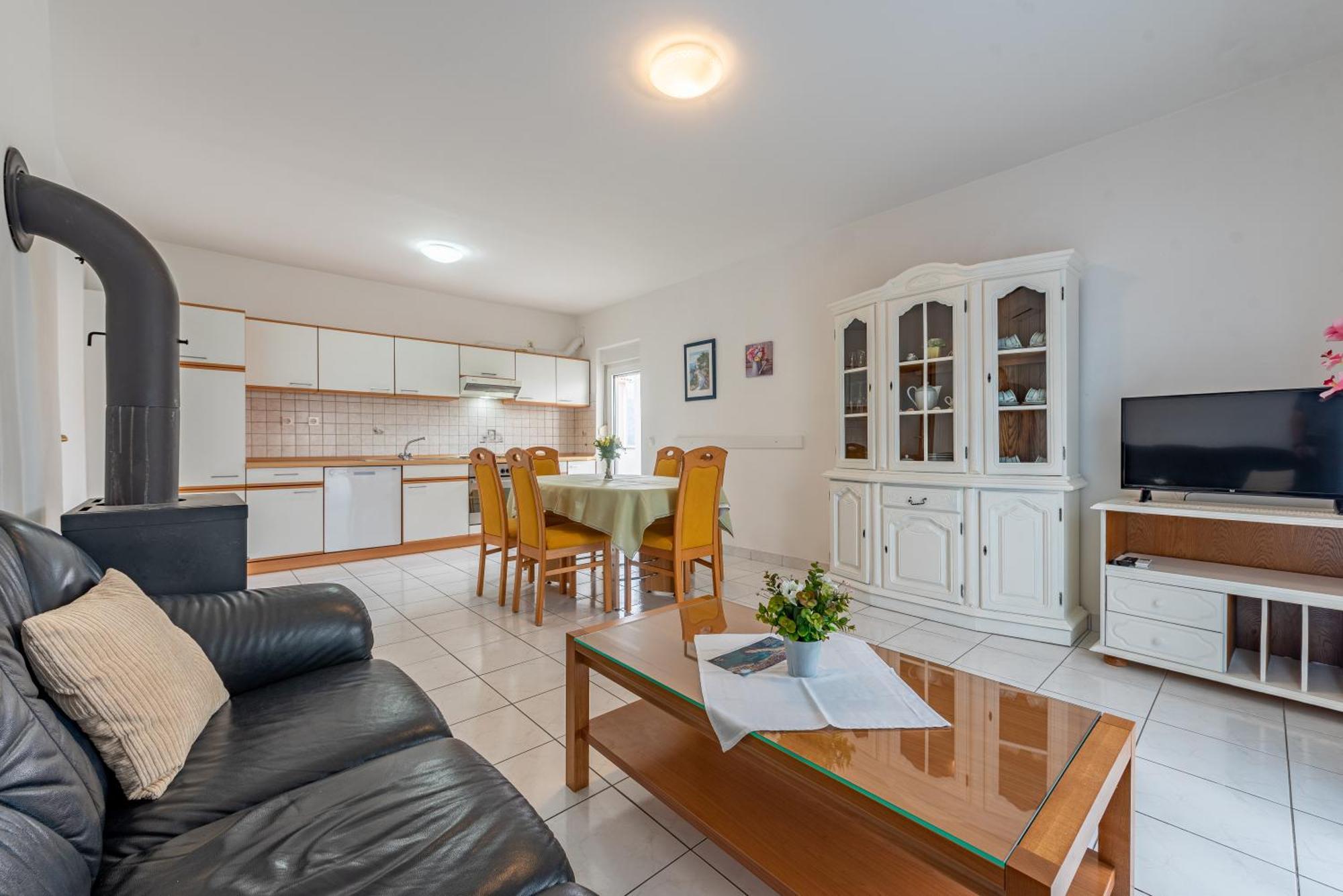 Haus Toni Lägenhet Ražanac Exteriör bild
