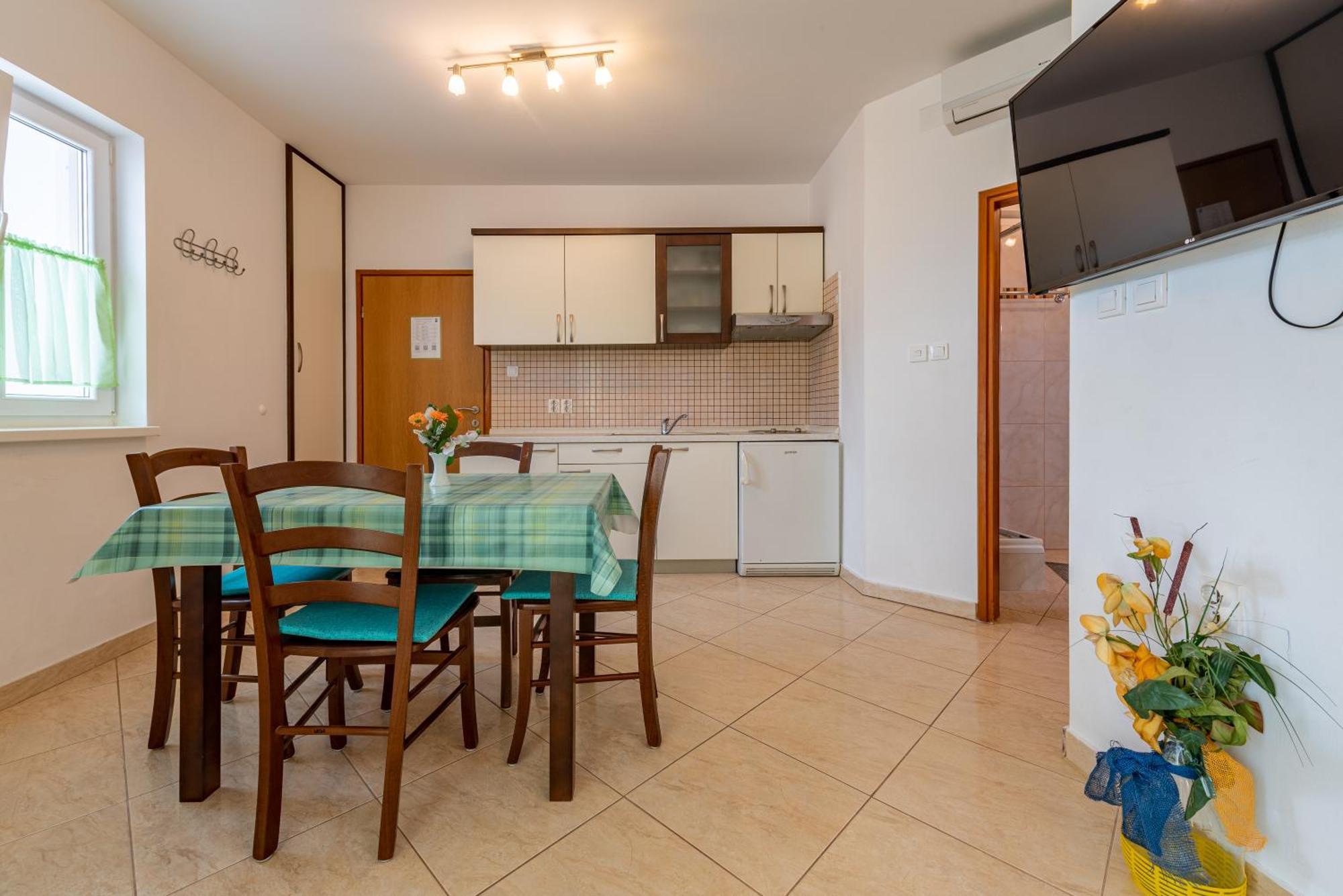 Haus Toni Lägenhet Ražanac Exteriör bild