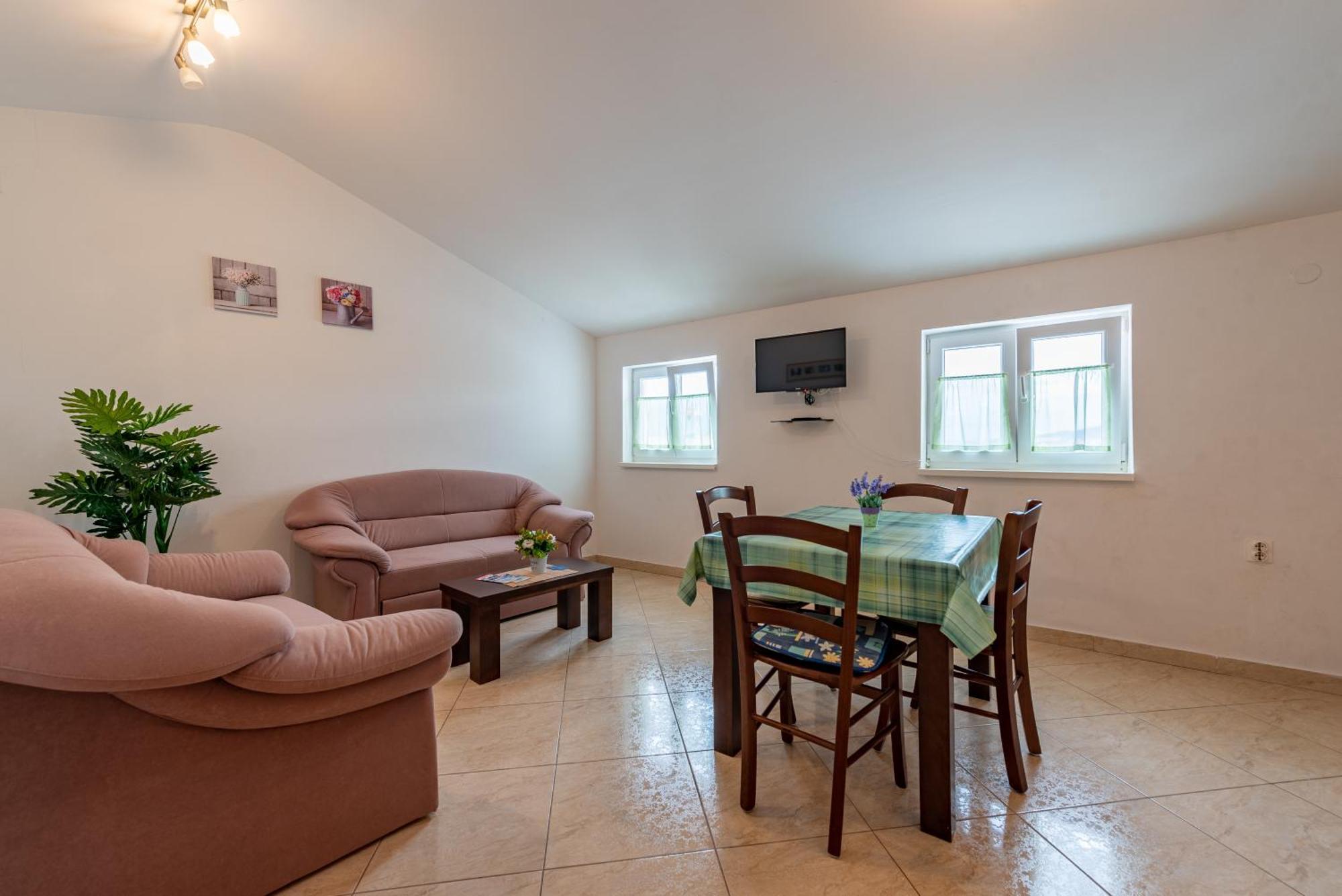 Haus Toni Lägenhet Ražanac Exteriör bild
