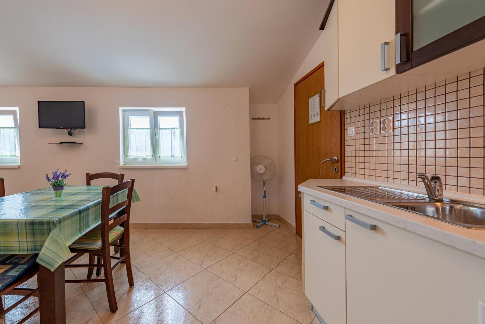 Haus Toni Lägenhet Ražanac Exteriör bild