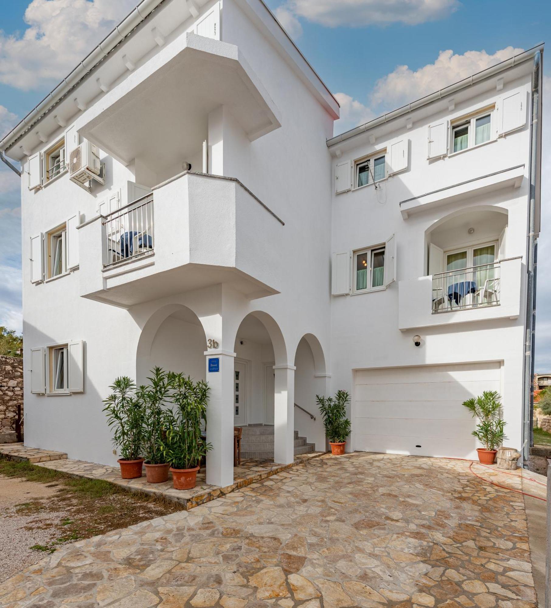 Haus Toni Lägenhet Ražanac Exteriör bild